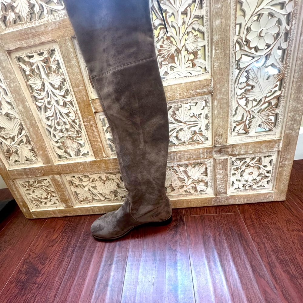 Kaitlyn Pan/ Paisley Slim Fit Over The Knee Flat Heel Boots. New w/o tags